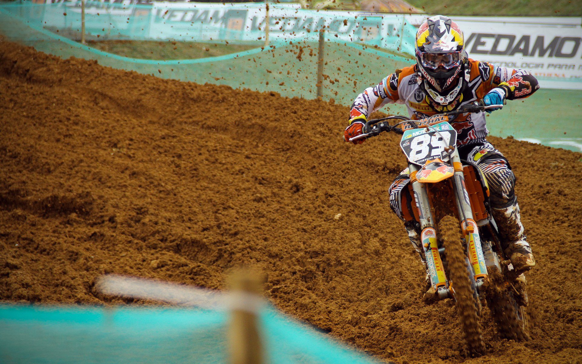 赛场快讯：最新赛事动态快讯，赛程百科